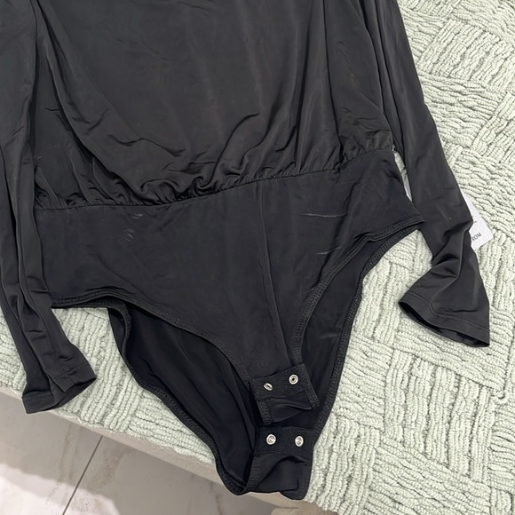 WAYF Women's Black Solano Ruched Draped Cowl Neck Shoulder Pad Bodysuit Size S. - Picture 5 of 10